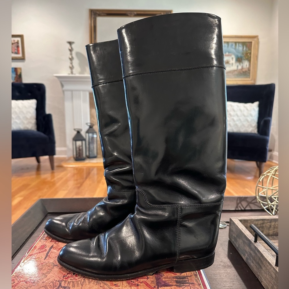 Vintage Andre Assous size 8B high black leather boots